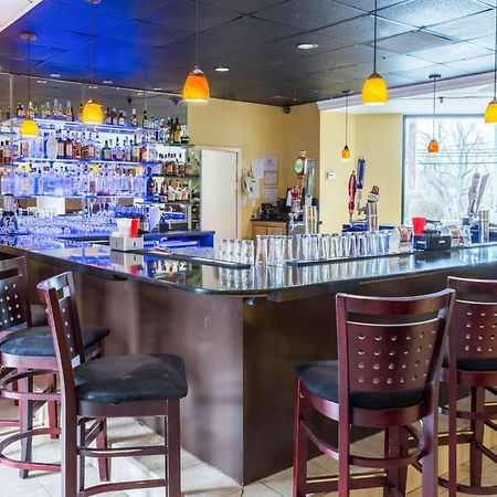Clarion Hotel Somerset - New Brunswick المظهر الخارجي الصورة