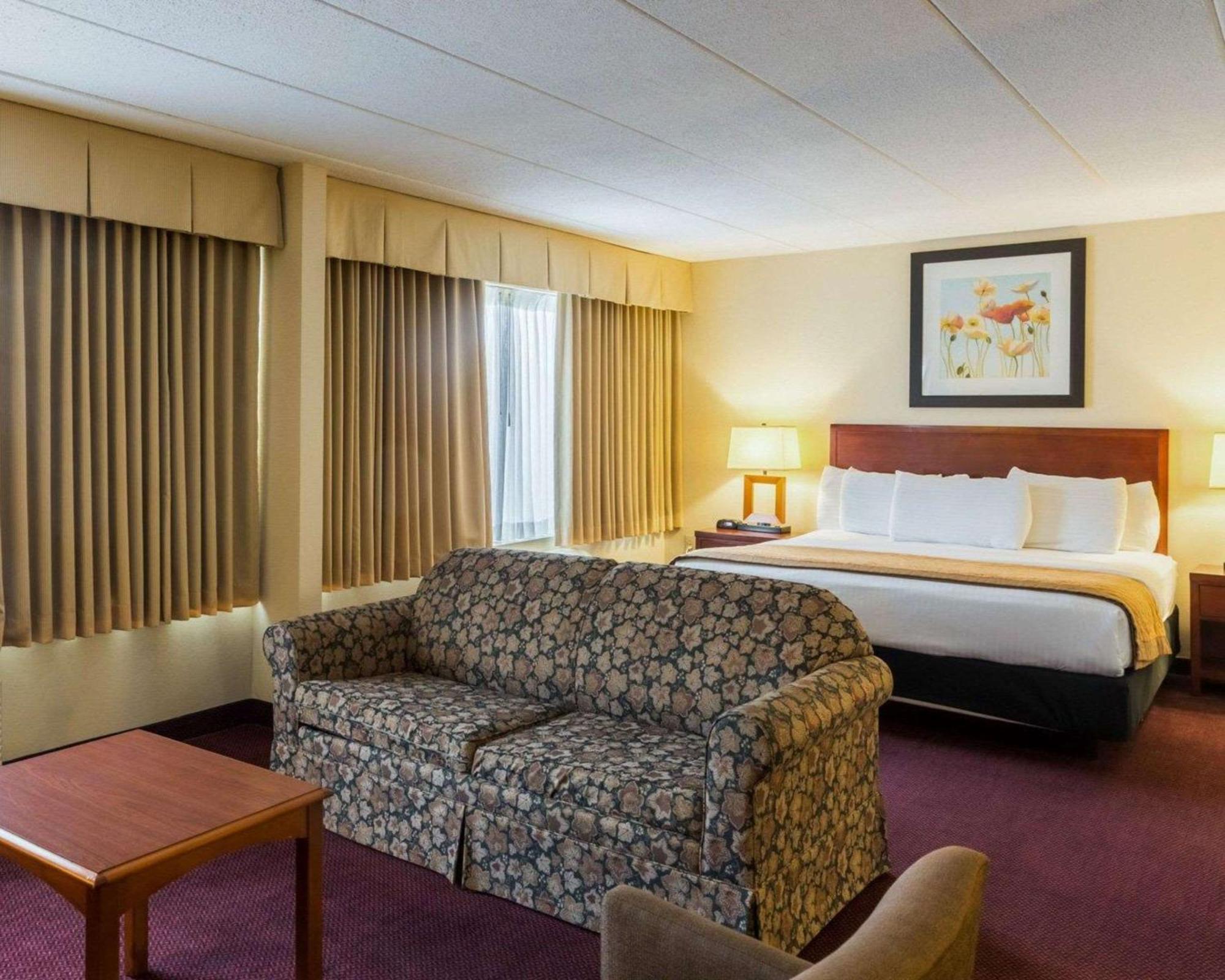 Clarion Hotel Somerset - New Brunswick المظهر الخارجي الصورة