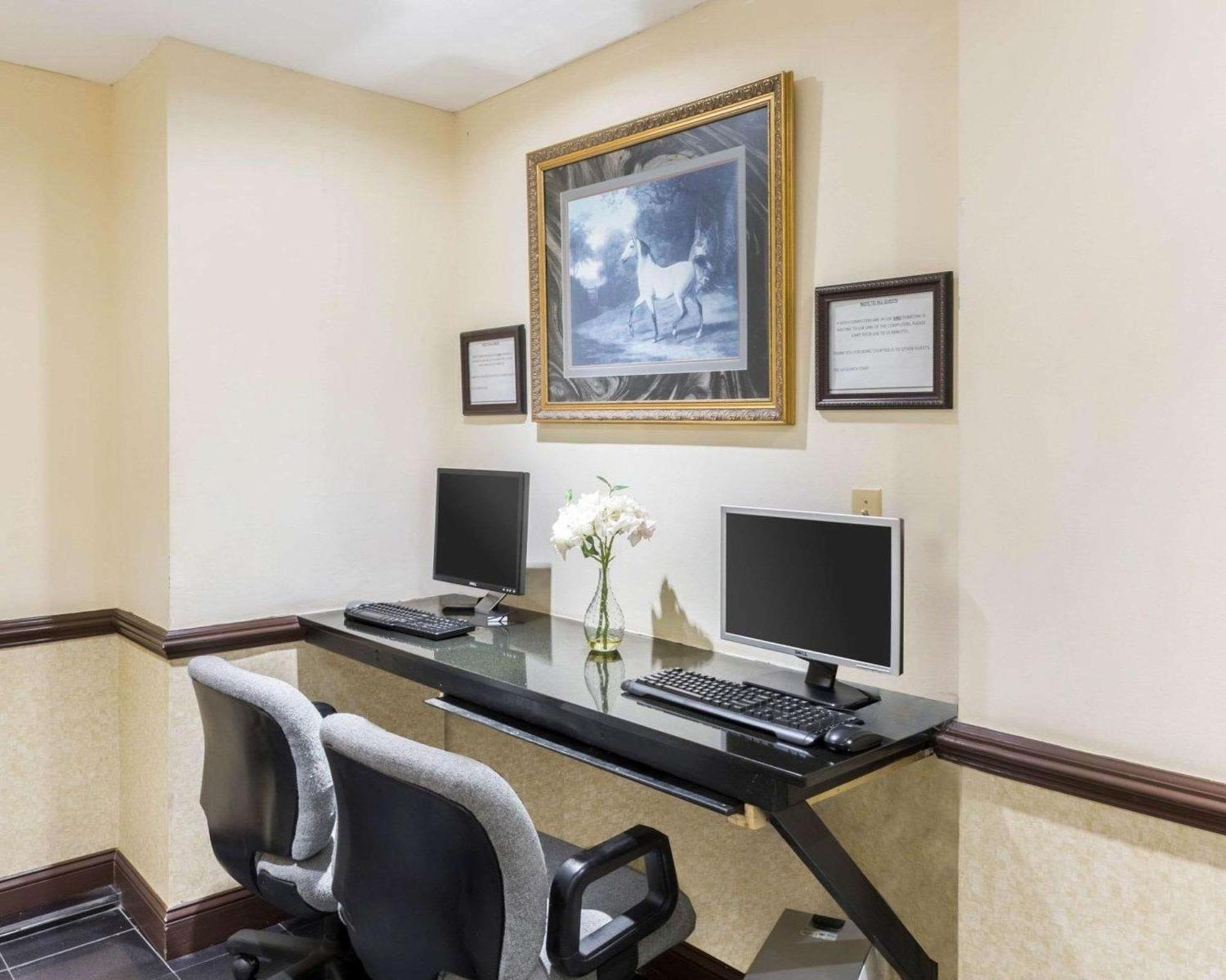 Clarion Hotel Somerset - New Brunswick المظهر الخارجي الصورة