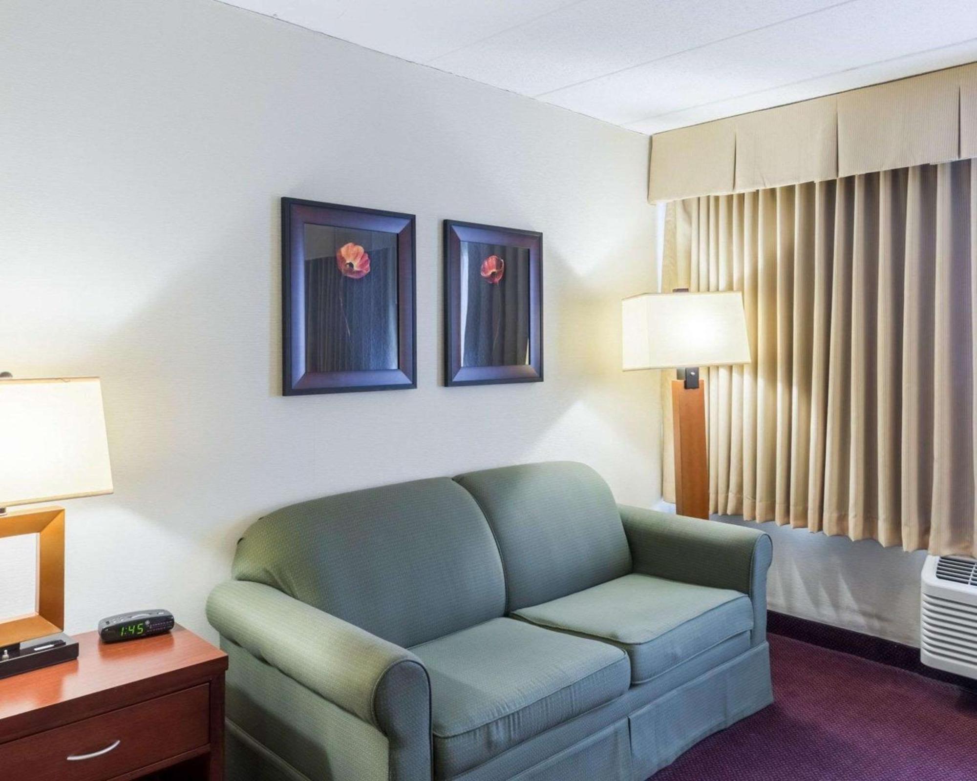 Clarion Hotel Somerset - New Brunswick المظهر الخارجي الصورة