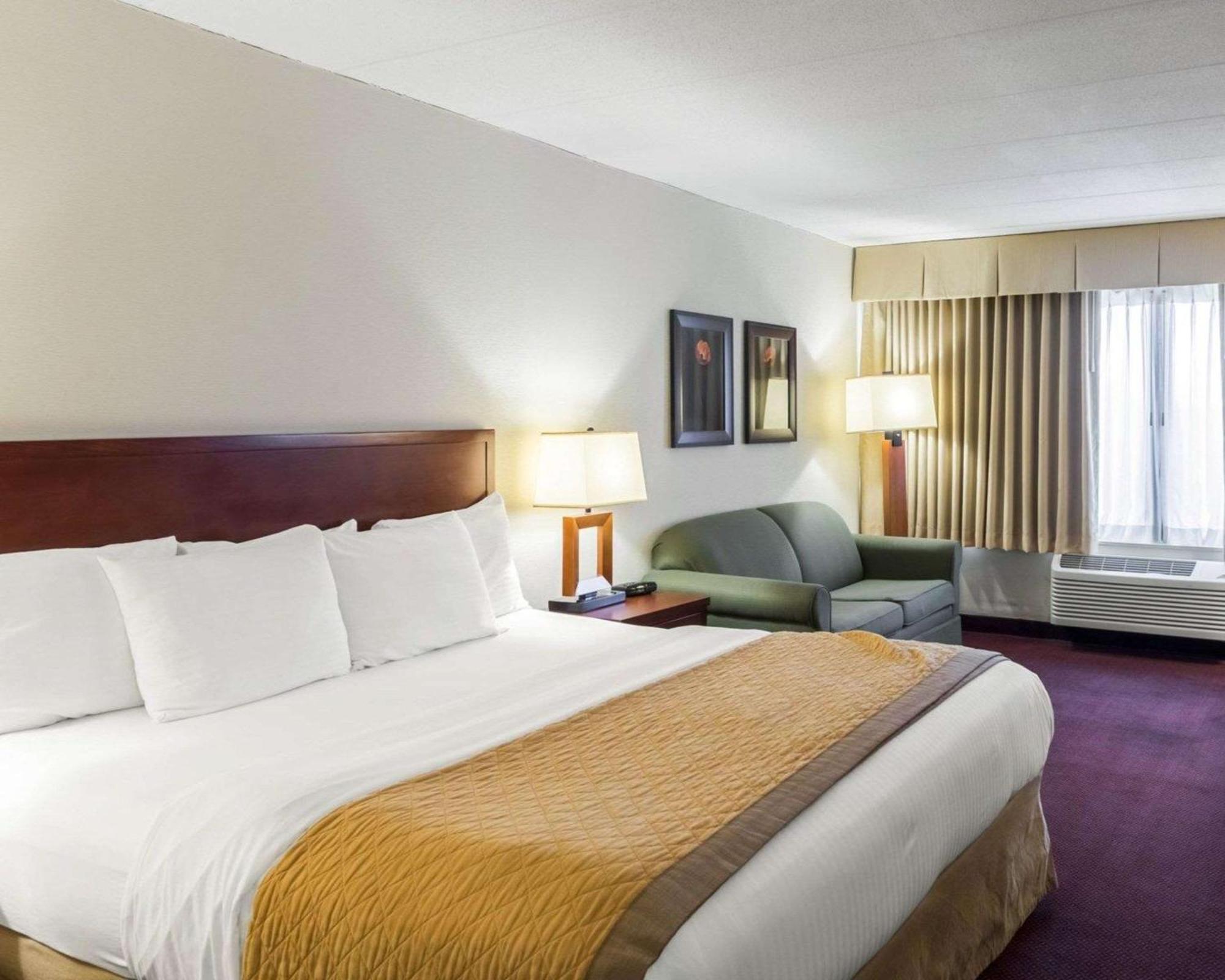 Clarion Hotel Somerset - New Brunswick المظهر الخارجي الصورة