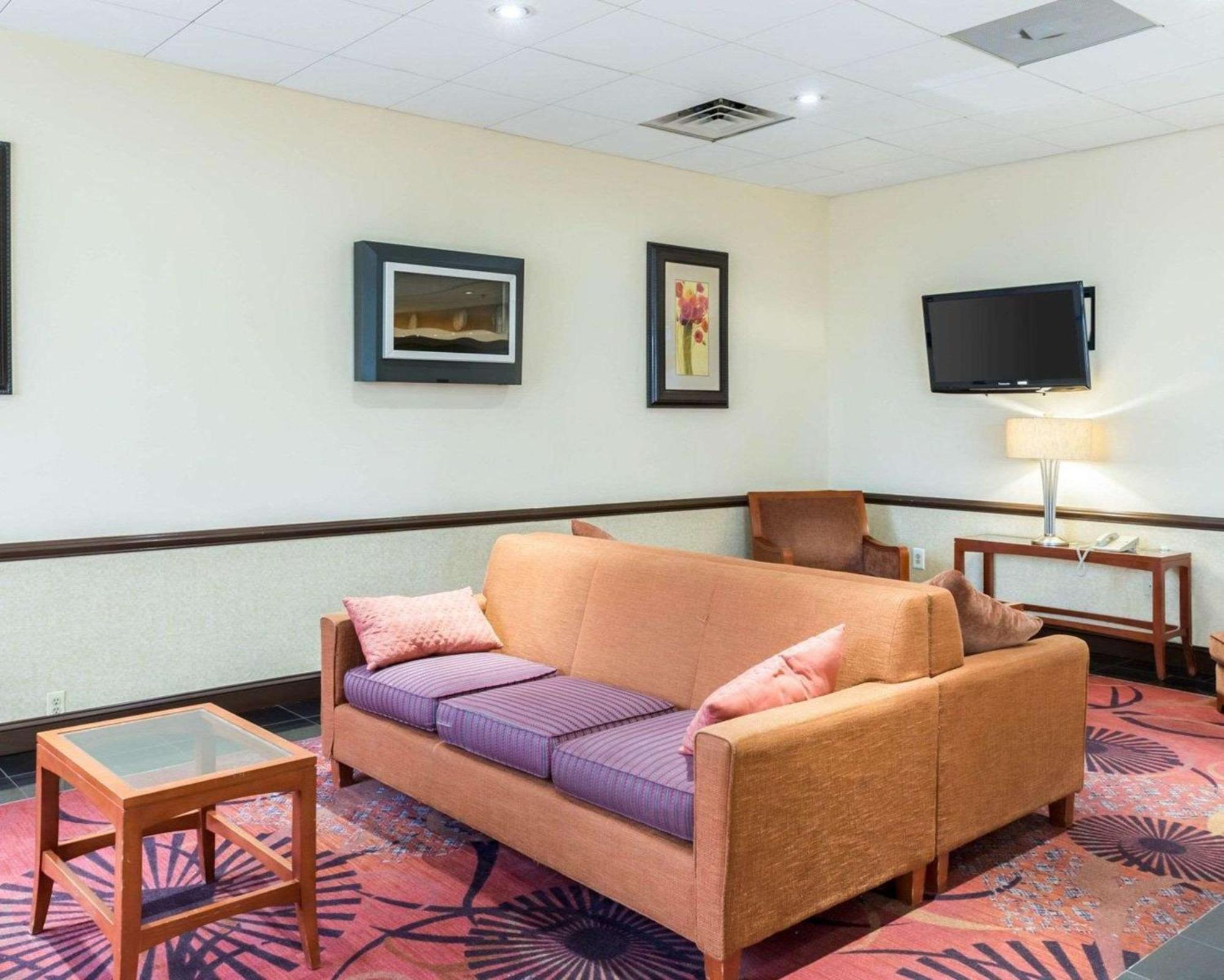Clarion Hotel Somerset - New Brunswick المظهر الخارجي الصورة