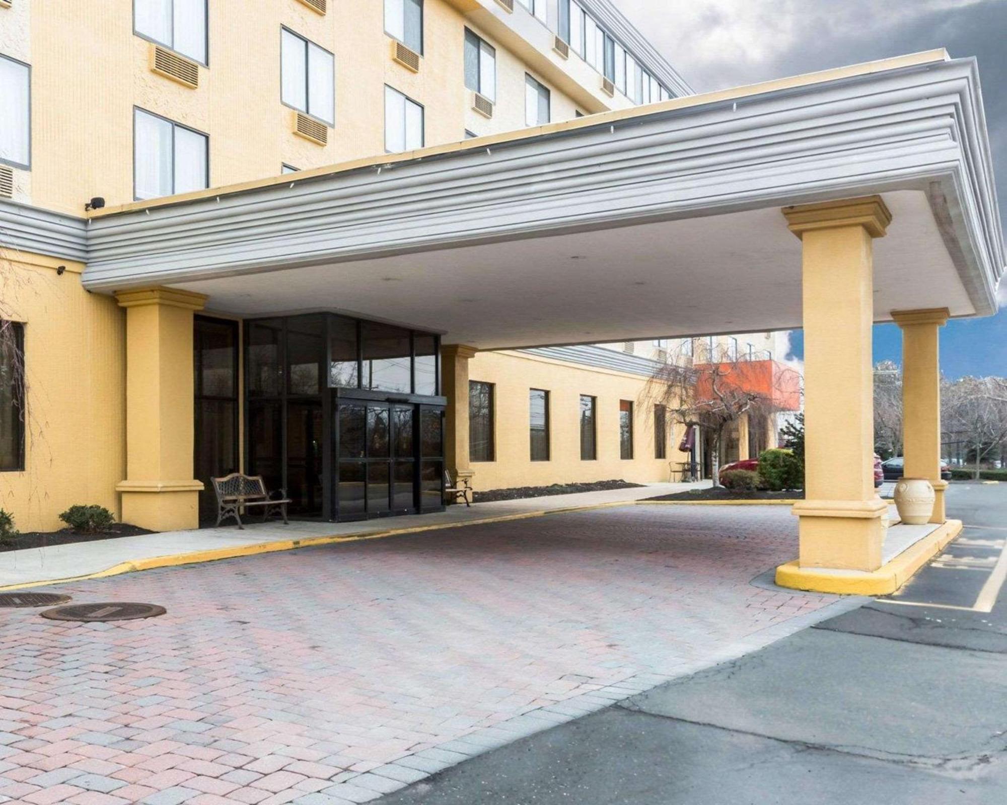 Clarion Hotel Somerset - New Brunswick المظهر الخارجي الصورة