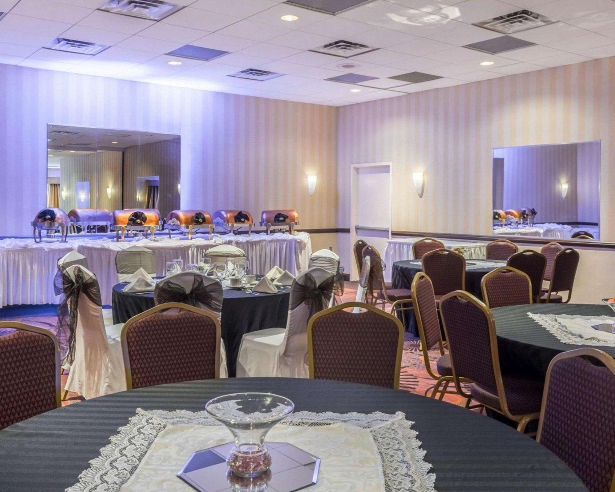 Clarion Hotel Somerset - New Brunswick المظهر الخارجي الصورة