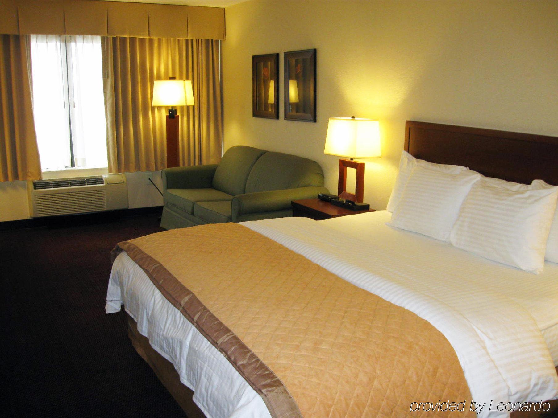 Clarion Hotel Somerset - New Brunswick الغرفة الصورة