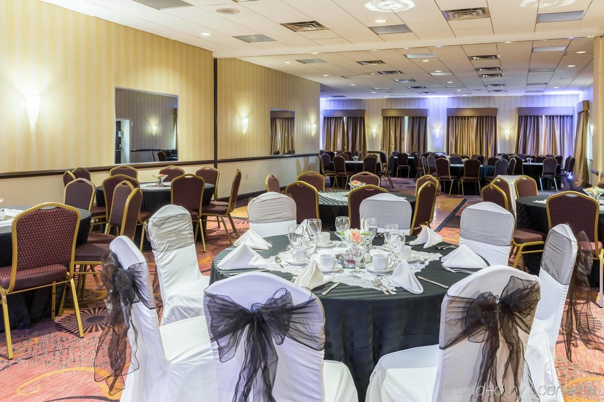 Clarion Hotel Somerset - New Brunswick المظهر الخارجي الصورة